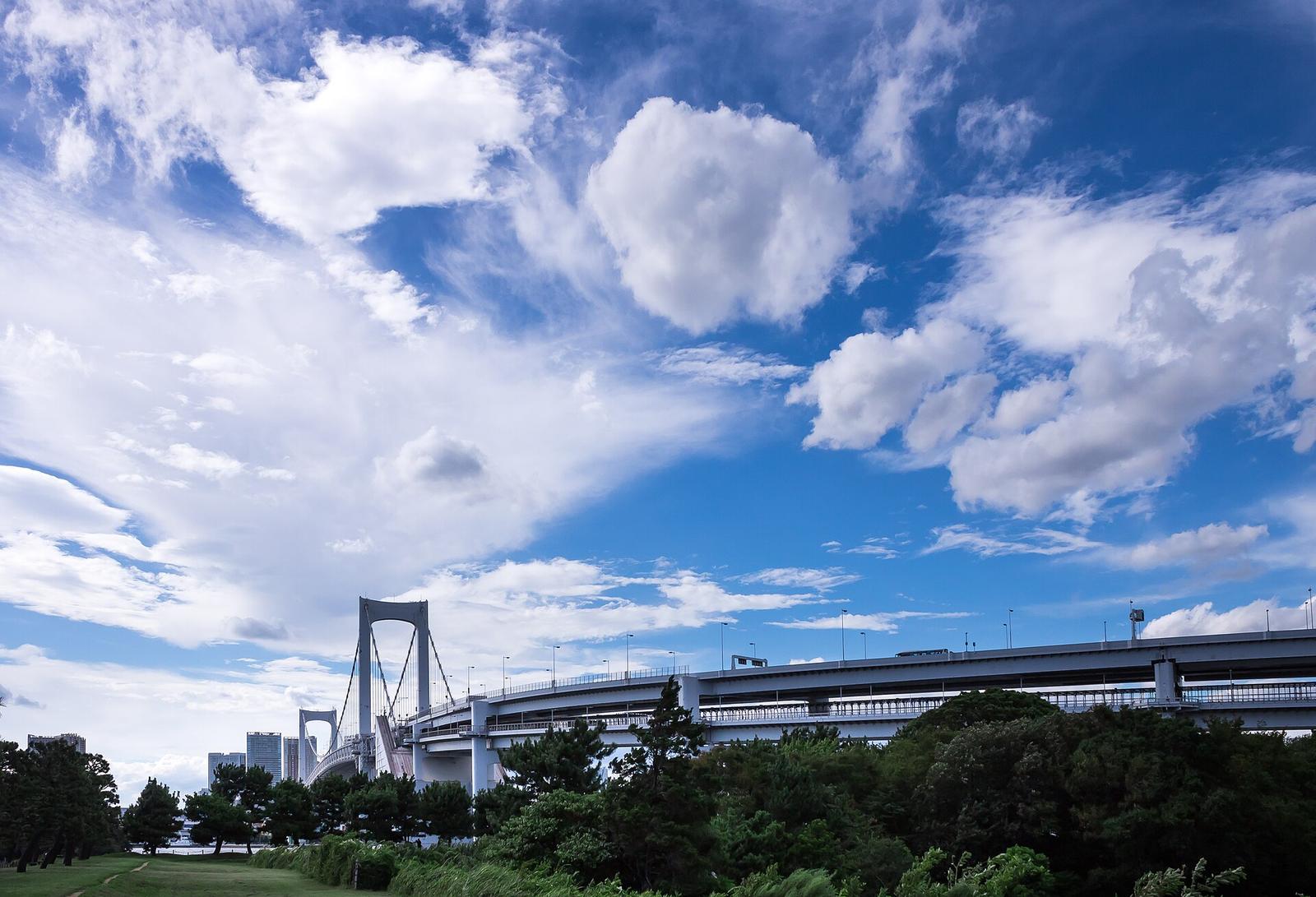 Rainbow Bridge (Tokyo) and sky